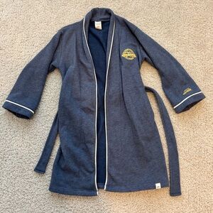 EUC Little Road Co. (Formally Lulu & Roo) Polar Express Robe 3/4T
